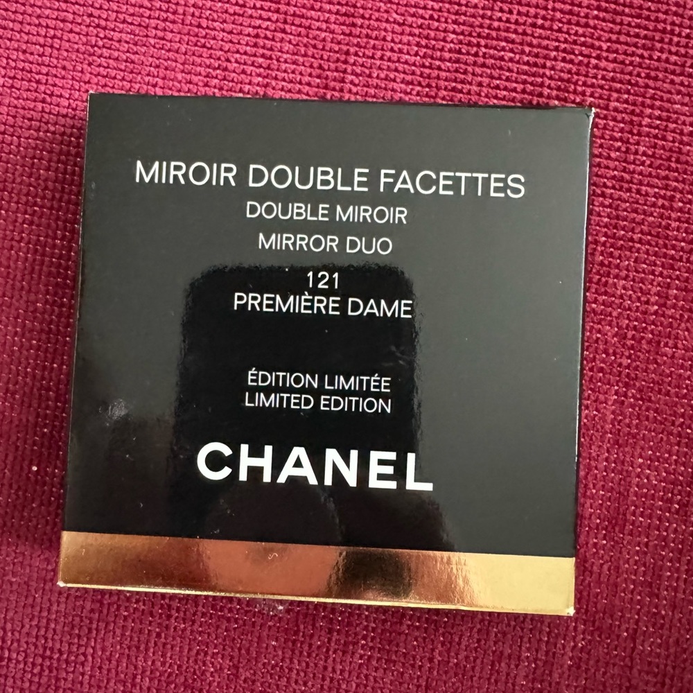 Chanel double mirror compact in Premiere Dame - New
